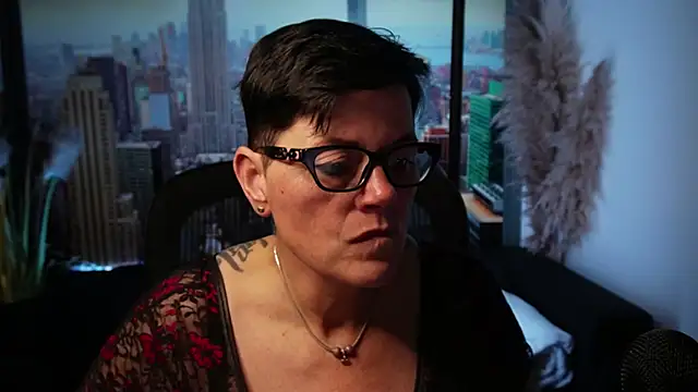 Snapshot of ninarandmann chatting on 11/18/25, 06:56 ninarandmann online show from 11/18/25, 06:56