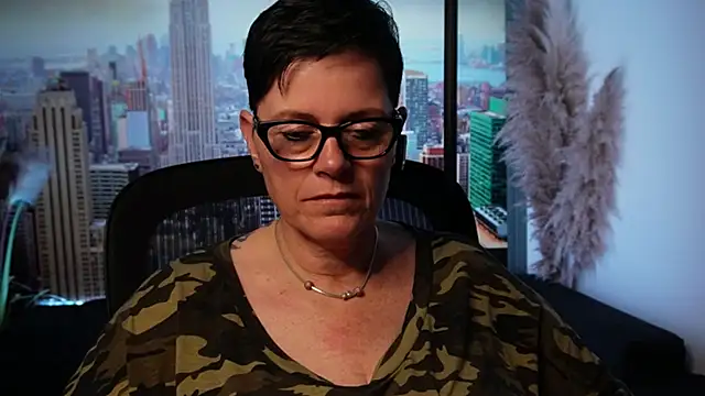 Snapshot of ninarandmann chatting on 11/22/25, 06:29 ninarandmann online show from 11/22/25, 06:29