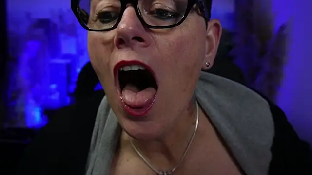 Snapshot of ninarandmann chatting on 12/04/25, 07:00 ninarandmann online show from 12/04/25, 07:00