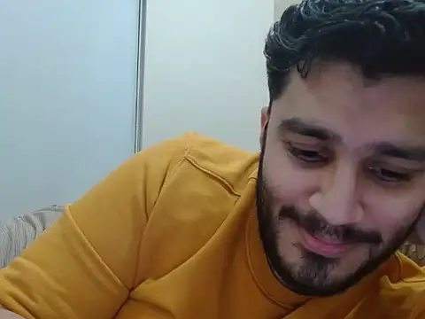 Snapshot of robintoit chatting on 11/03/25, 03:46 robintoit online show from 11/03/25, 03:46