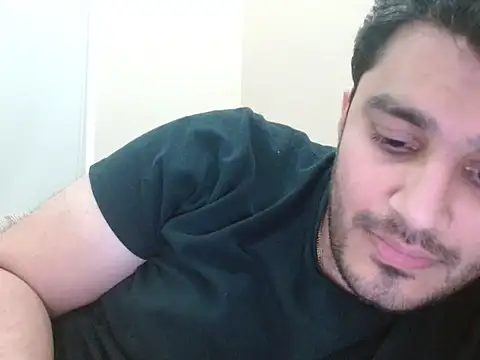 Snapshot of robintoit chatting on 11/22/25, 04:55 robintoit online show from 11/22/25, 04:55