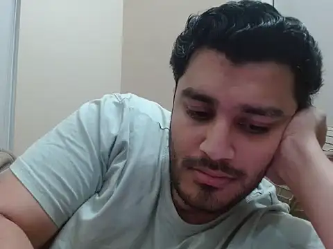 Snapshot of robintoit chatting on 11/27/25, 03:08 robintoit online show from 11/27/25, 03:08