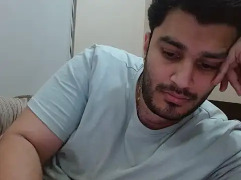 Snapshot of robintoit chatting on 11/27/25, 03:14 robintoit online show from 11/27/25, 03:14