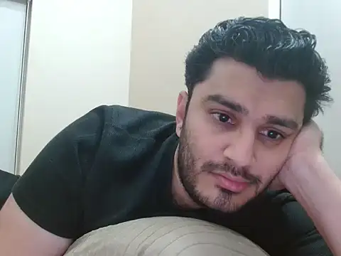 Snapshot of robintoit chatting on 12/02/25, 02:12 robintoit online show from 12/02/25, 02:12