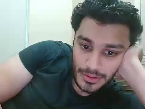 Snapshot of robintoit chatting on 12/05/25, 07:50 robintoit online show from 12/05/25, 07:50