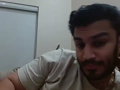 Snapshot of robintoit chatting on 01/16/26, 04:44 robintoit online show from 01/16/26, 04:44