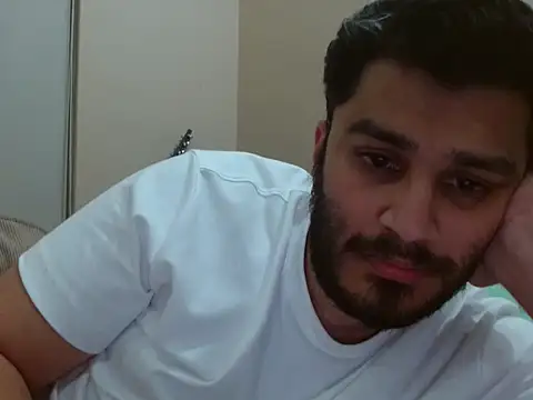 Snapshot of robintoit chatting on 03/02/26, 05:09 robintoit online show from 03/02/26, 05:09