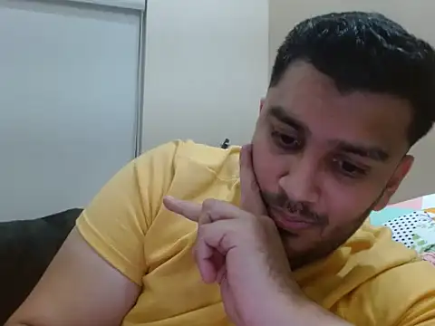 Snapshot of robintoit chatting on 03/09/26, 01:59 robintoit online show from 03/09/26, 01:59