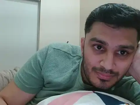 Snapshot of robintoit chatting on 03/14/26, 04:12 robintoit online show from 03/14/26, 04:12