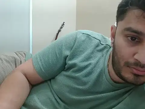 Snapshot of robintoit chatting on 03/15/26, 05:24 robintoit online show from 03/15/26, 05:24