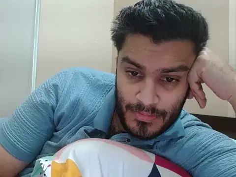 Snapshot of robintoit chatting on 04/05/26, 03:36 robintoit online show from 04/05/26, 03:36