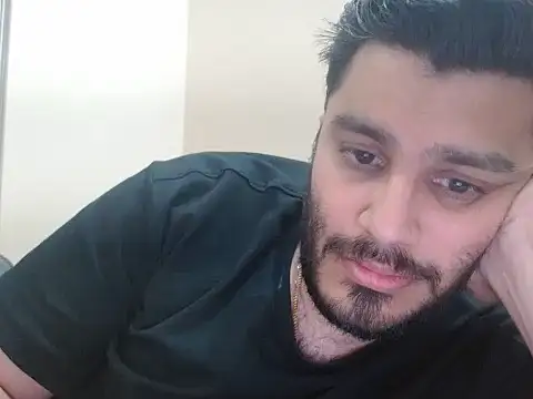 Snapshot of robintoit chatting on 04/08/26, 02:28 robintoit online show from 04/08/26, 02:28