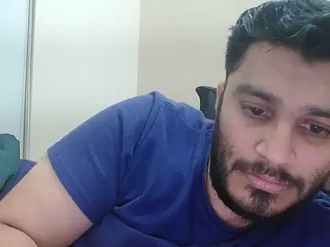 Snapshot of robintoit chatting on 04/09/26, 04:23 robintoit online show from 04/09/26, 04:23