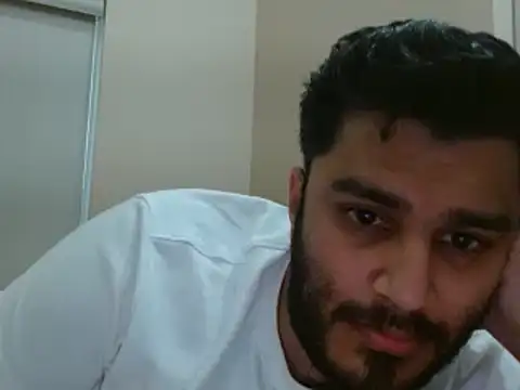 Snapshot of robintoit chatting on 04/12/26, 06:40 robintoit online show from 04/12/26, 06:40