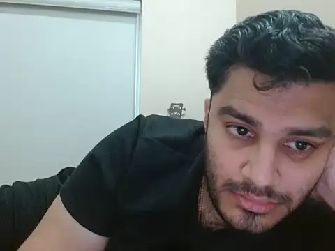 Snapshot of robintoit chatting on 06/07/26, 05:00 robintoit online show from 06/07/26, 05:00