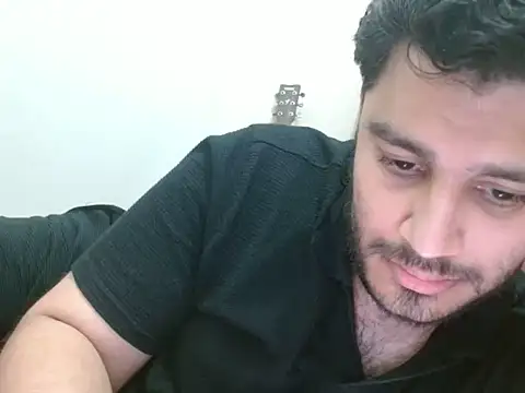 Snapshot of robintoit chatting on 06/09/26, 05:41 robintoit online show from 06/09/26, 05:41