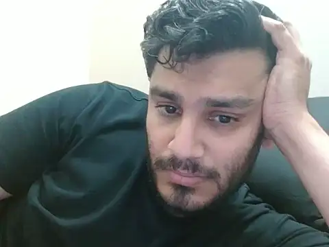 Snapshot of robintoit chatting on 06/17/26, 02:51 robintoit online show from 06/17/26, 02:51
