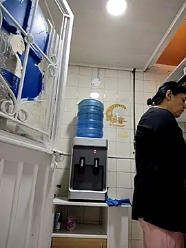 Snapshot of Natasha_milf__ chatting on 11/21/25, 12:48 Natasha milf online show from 11/21/25, 12:48