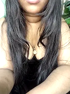Snapshot of Idhika_Paul chatting on 12/21/25, 10:50 Idhika Paul online show from 12/21/25, 10:50