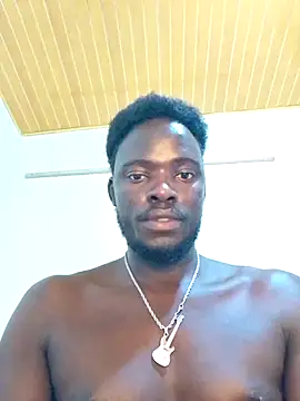 Snapshot of MaskedGQ chatting on 10/31/25, 11:39 MaskedGQ online show from 10/31/25, 11:39