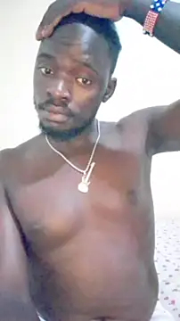 Snapshot of MaskedGQ chatting on 11/08/25, 12:22 MaskedGQ online show from 11/08/25, 12:22