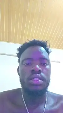 Snapshot of MaskedGQ chatting on 11/16/25, 12:33 MaskedGQ online show from 11/16/25, 12:33