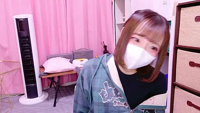 Snapshot of nyakotan chatting on 11/22/25, 12:04 nyakotan online show from 11/22/25, 12:04