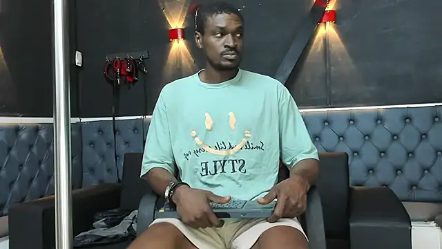 Snapshot of Terrance_z chatting on 11/03/25, 08:21 Terrance z online show from 11/03/25, 08:21