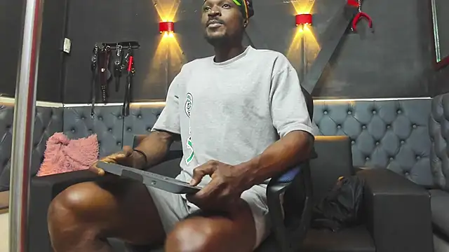 Snapshot of Terrance_z chatting on 11/19/25, 07:58 Terrance z online show from 11/19/25, 07:58