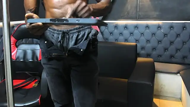 Snapshot of Terrance_z chatting on 12/13/25, 07:53 Terrance z online show from 12/13/25, 07:53