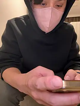 Snapshot of -victory-fox chatting on 10/19/25, 08:04 -victory-fox online show from 10/19/25, 08:04