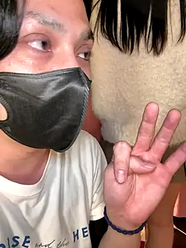 Snapshot of -victory-fox chatting on 12/18/25, 01:17 -victory-fox online show from 12/18/25, 01:17