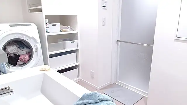 Snapshot of -mirai- chatting on 02/17/25, 12:27 -mirai- online show from 02/17/25, 12:27