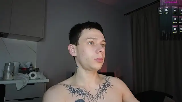 Snapshot of R1mmo__ chatting on 11/05/25, 07:52 R1mmo online show from 11/05/25, 07:52