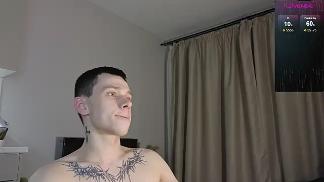 Snapshot of R1mmo__ chatting on 12/15/25, 05:50 R1mmo online show from 12/15/25, 05:50