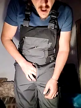 prcalek19 online show from 10/13/25, 04:18