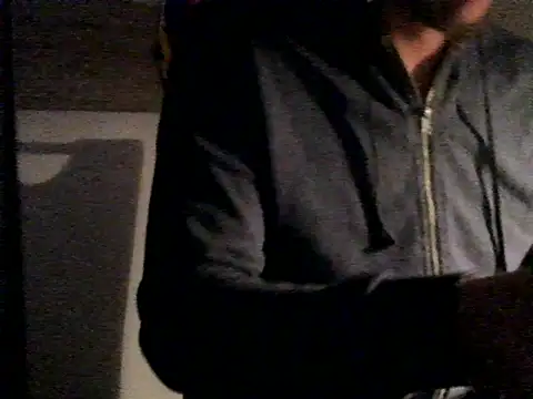 prcalek19 online show from 10/17/25, 03:58