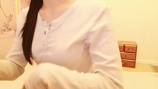 Snapshot of sayaka_xo chatting on 10/27/25, 05:44 sayaka xo online show from 10/27/25, 05:44