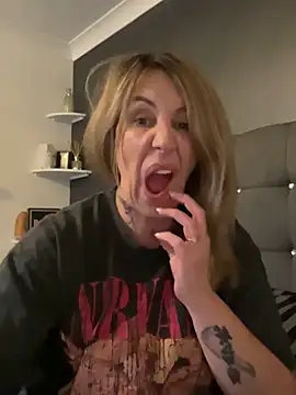 blondebitch2 online show from 01/07/25, 03:33