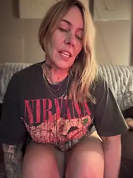 blondebitch2 online show from 01/07/25, 10:52