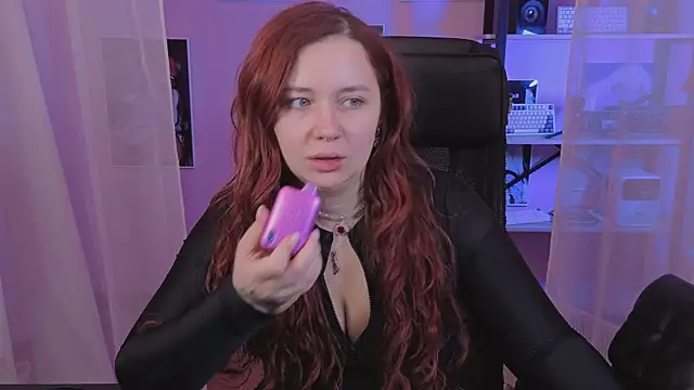 carolina elf online show from 10/19/25, 12:28