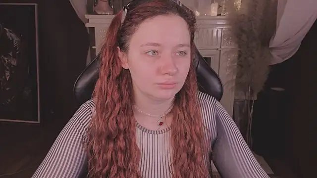 carolina elf online show from 11/11/25, 12:49