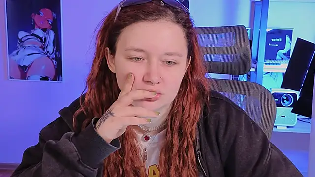 carolina elf online show from 11/18/25, 01:04