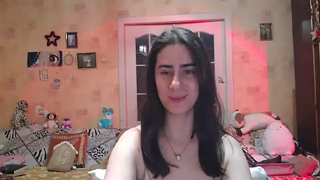 Snapshot of INELIKA chatting on 12/19/24, 10:10 INELIKA online show from 12/19/24, 10:10