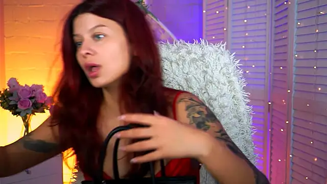 NicoleMun online show from 10/21/25, 04:46