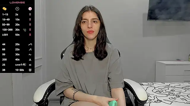 Snapshot of broosnica1 chatting on 09/17/25, 06:15 broosnica1 online show from 09/17/25, 06:15