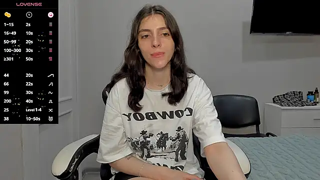 Snapshot of broosnica1 chatting on 10/10/25, 06:34 broosnica1 online show from 10/10/25, 06:34