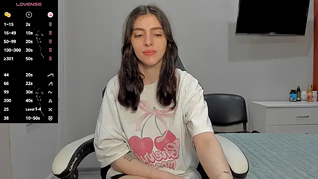 Snapshot of broosnica1 chatting on 10/15/25, 10:26 broosnica1 online show from 10/15/25, 10:26