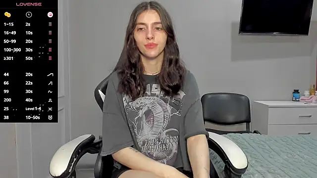 Snapshot of broosnica1 chatting on 10/28/25, 09:13 broosnica1 online show from 10/28/25, 09:13