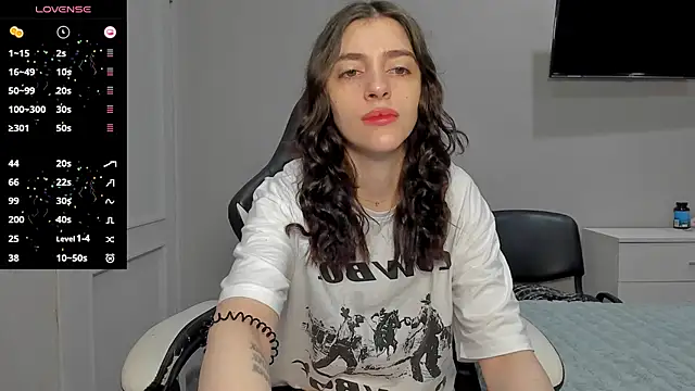 Snapshot of broosnica1 chatting on 11/02/25, 07:44 broosnica1 online show from 11/02/25, 07:44